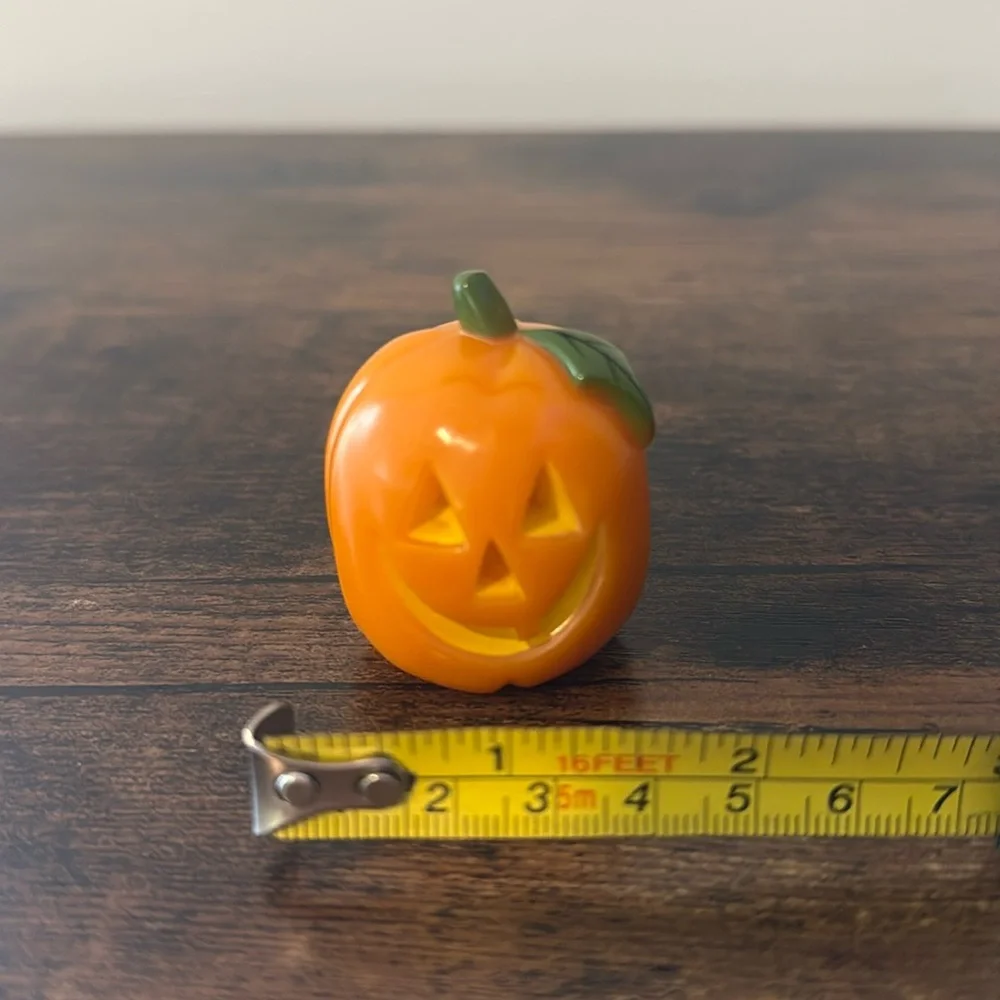 Hallmark Merry Miniatures Halloween Happy Pumpkin Resin Jack-O-Lantern Figurine